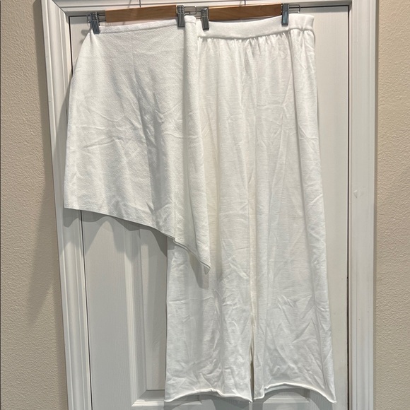 Elegant White Asymmetrical top with pants set - Picture 5 of 14